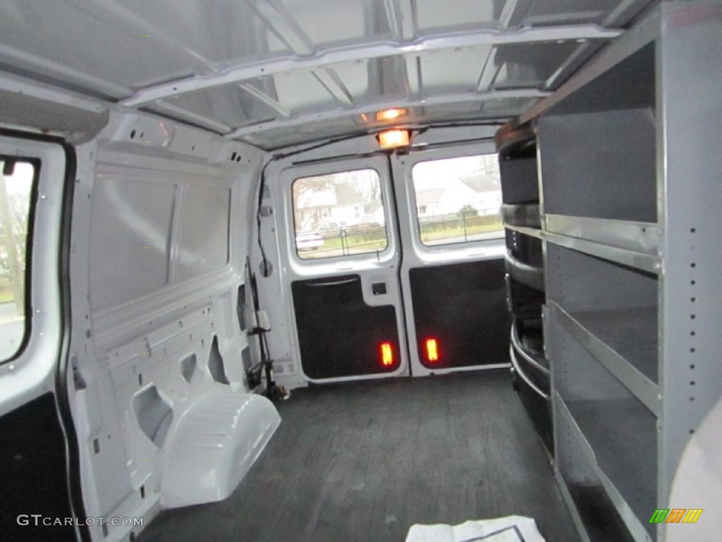 2009 E Series Van E350 Super Duty Cargo - Oxford White / Medium Flint photo #17