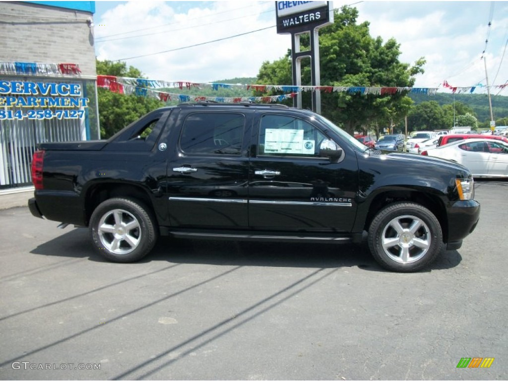 2013 Avalanche LTZ 4x4 Black Diamond Edition - Black / Ebony photo #32