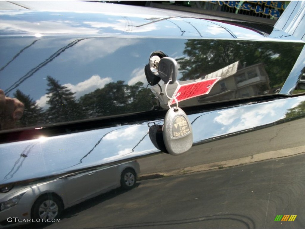 2013 Chevrolet Avalanche LTZ 4x4 Black Diamond Edition Keys Photo #68387487