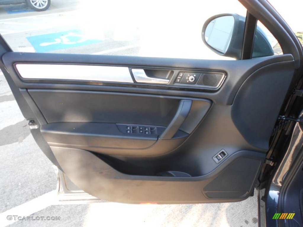 2013 Volkswagen Touareg VR6 FSI Sport 4XMotion Cornsilk Beige Door Panel Photo #68388036