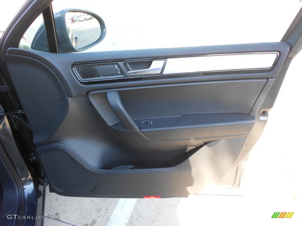 2013 Volkswagen Touareg VR6 FSI Sport 4XMotion Door Panel Photos