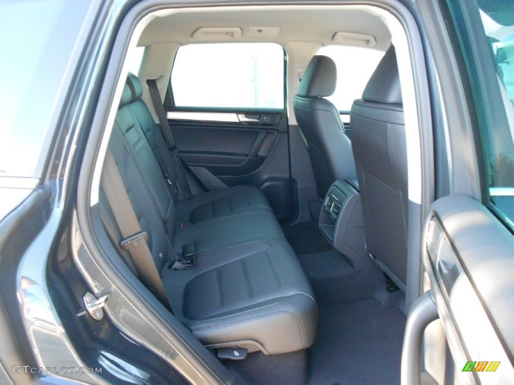 2013 Volkswagen Touareg VR6 FSI Sport 4XMotion Rear Seat Photo #68388072