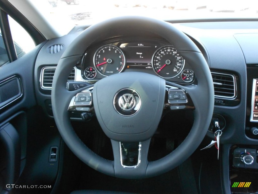 2013 Volkswagen Touareg VR6 FSI Sport 4XMotion Steering Wheel Photos