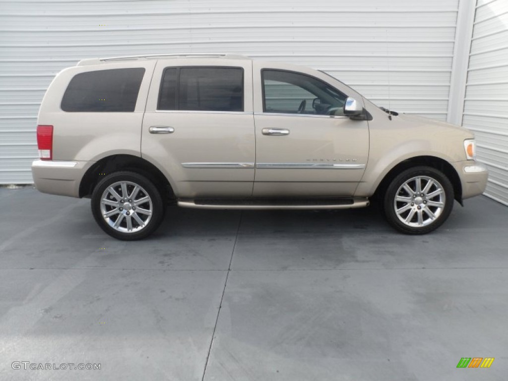 2008 Aspen Limited - Light Sandstone Metallic / Light Graystone photo #2