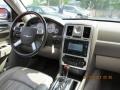Stone White - 300 C HEMI Photo No. 11