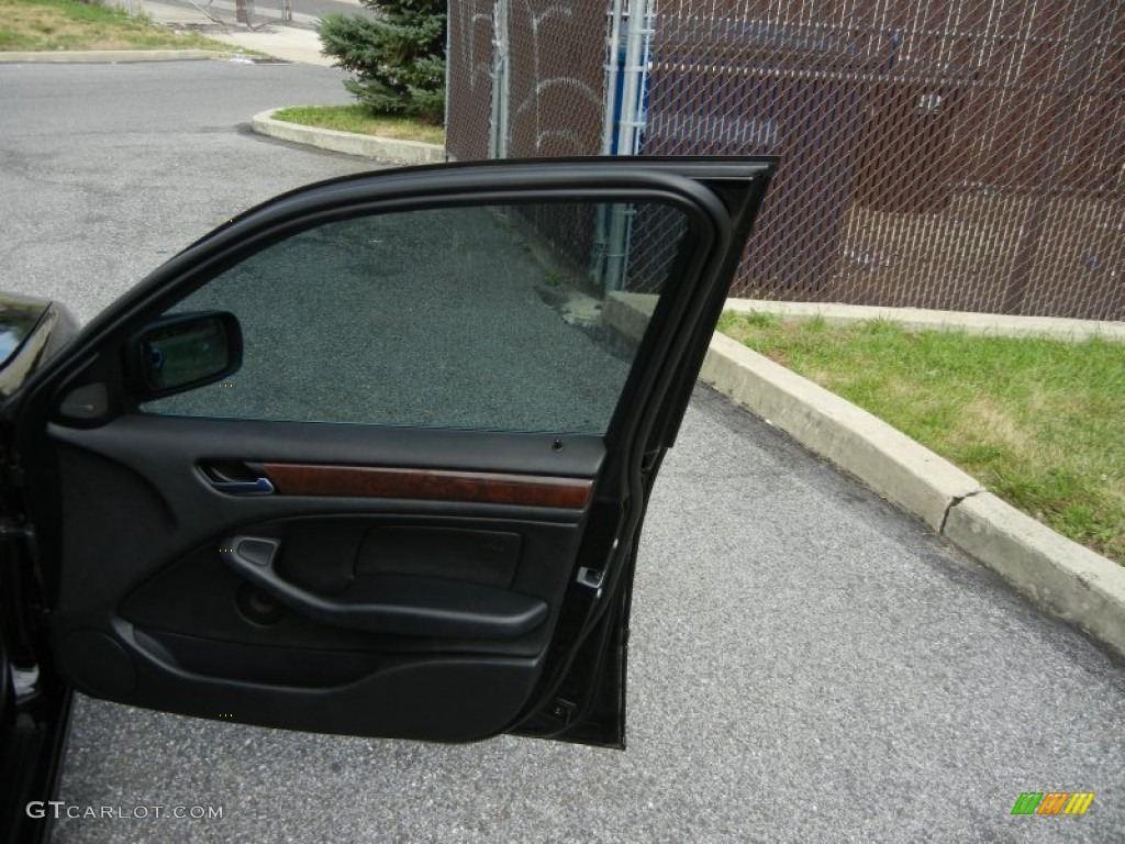 2003 3 Series 330xi Sedan - Black Sapphire Metallic / Black photo #34