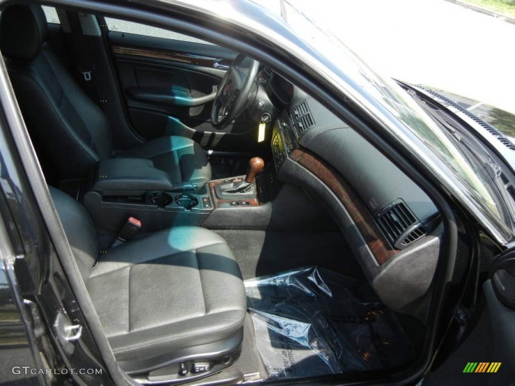 2003 3 Series 330xi Sedan - Black Sapphire Metallic / Black photo #46