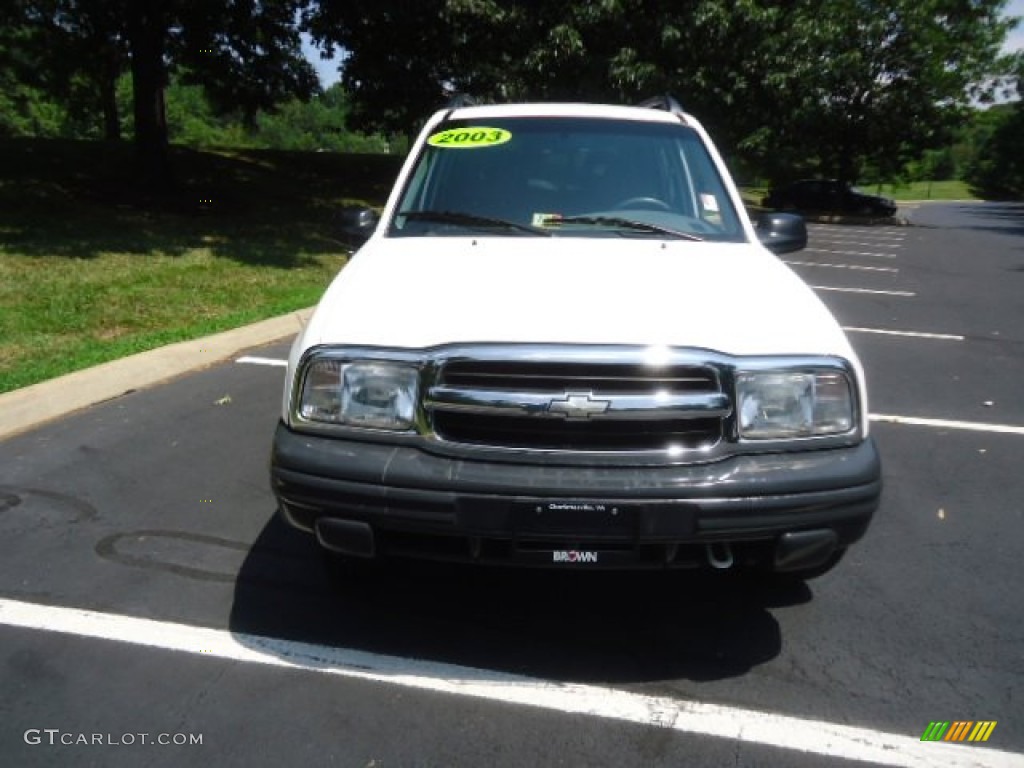 2003 Tracker 4WD Hard Top - White / Medium Gray photo #2