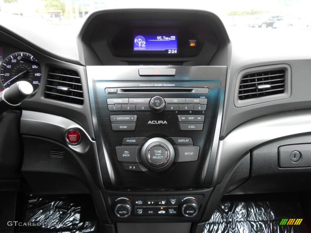 2013 Acura ILX 2.0L Premium Controls Photo #68396980