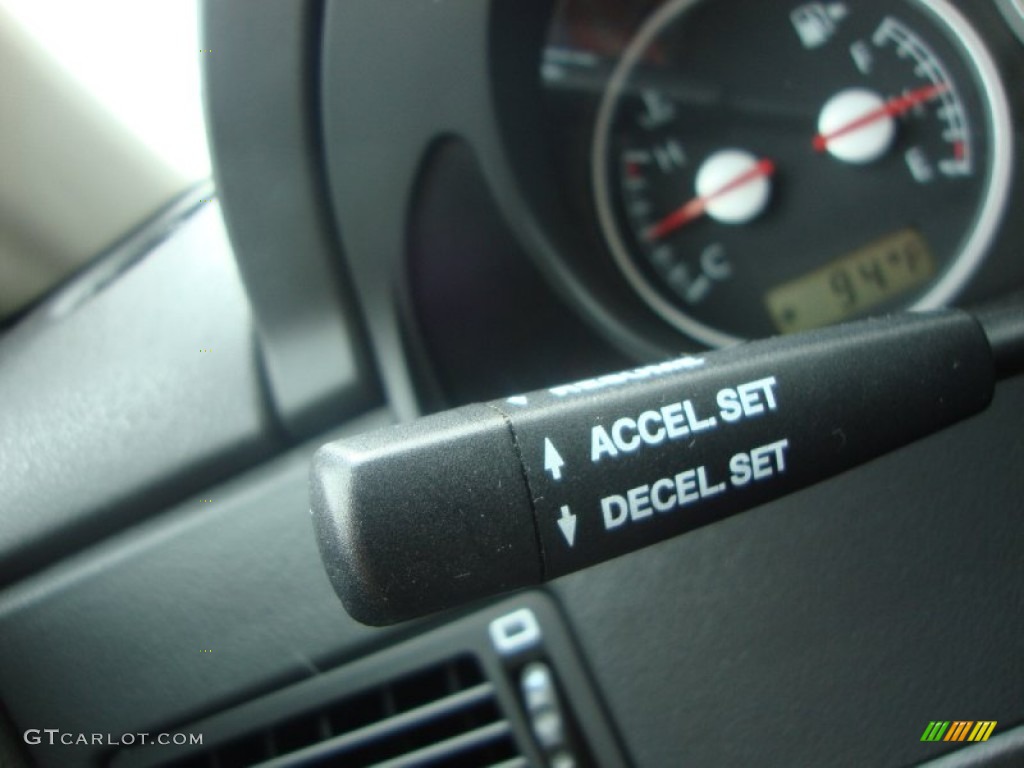 2004 Chrysler Crossfire Limited Coupe Controls Photo #68399067