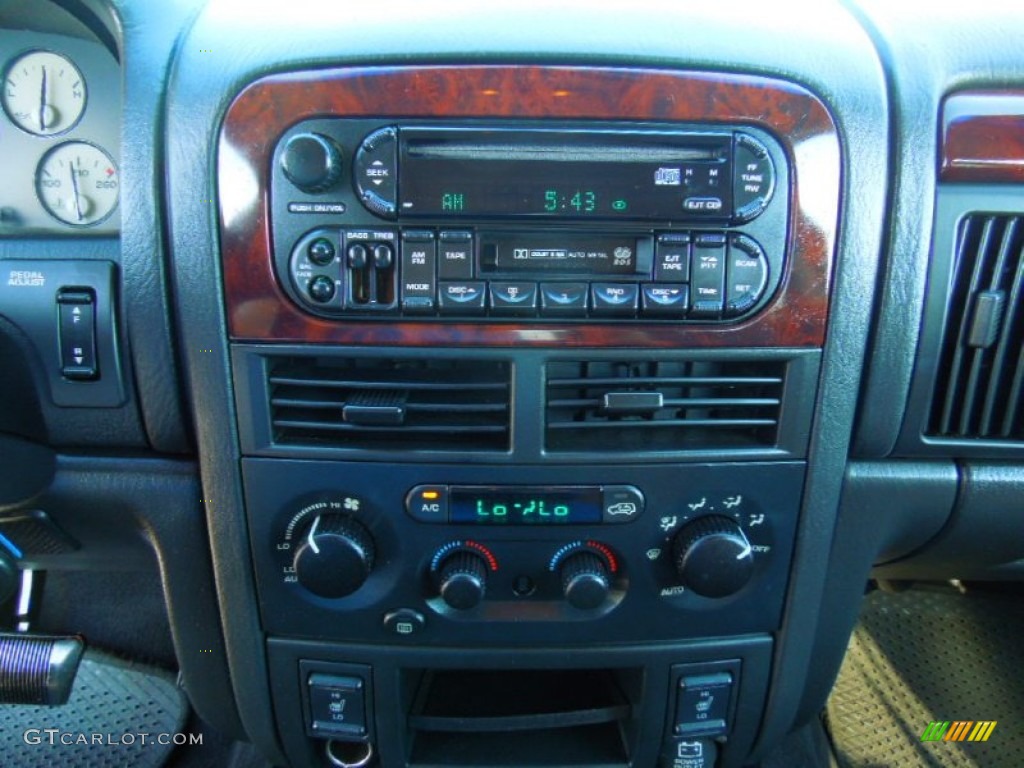 2003 Jeep Grand Cherokee Limited 4x4 Controls Photo #68402196
