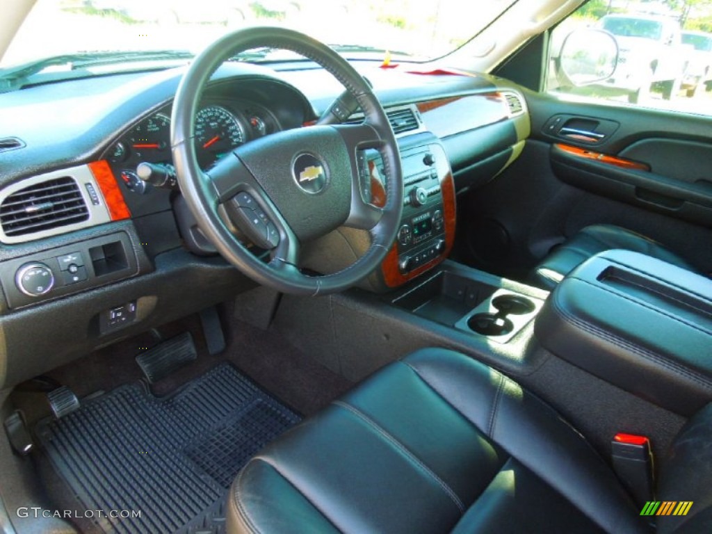 Ebony Interior 2009 Chevrolet Silverado 1500 LTZ Crew Cab Photo #68402589