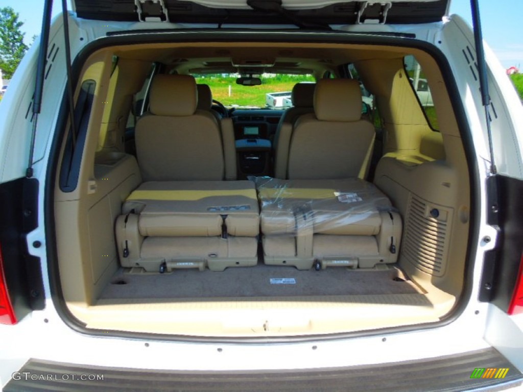 2013 Chevrolet Tahoe LTZ 4x4 Trunk Photos