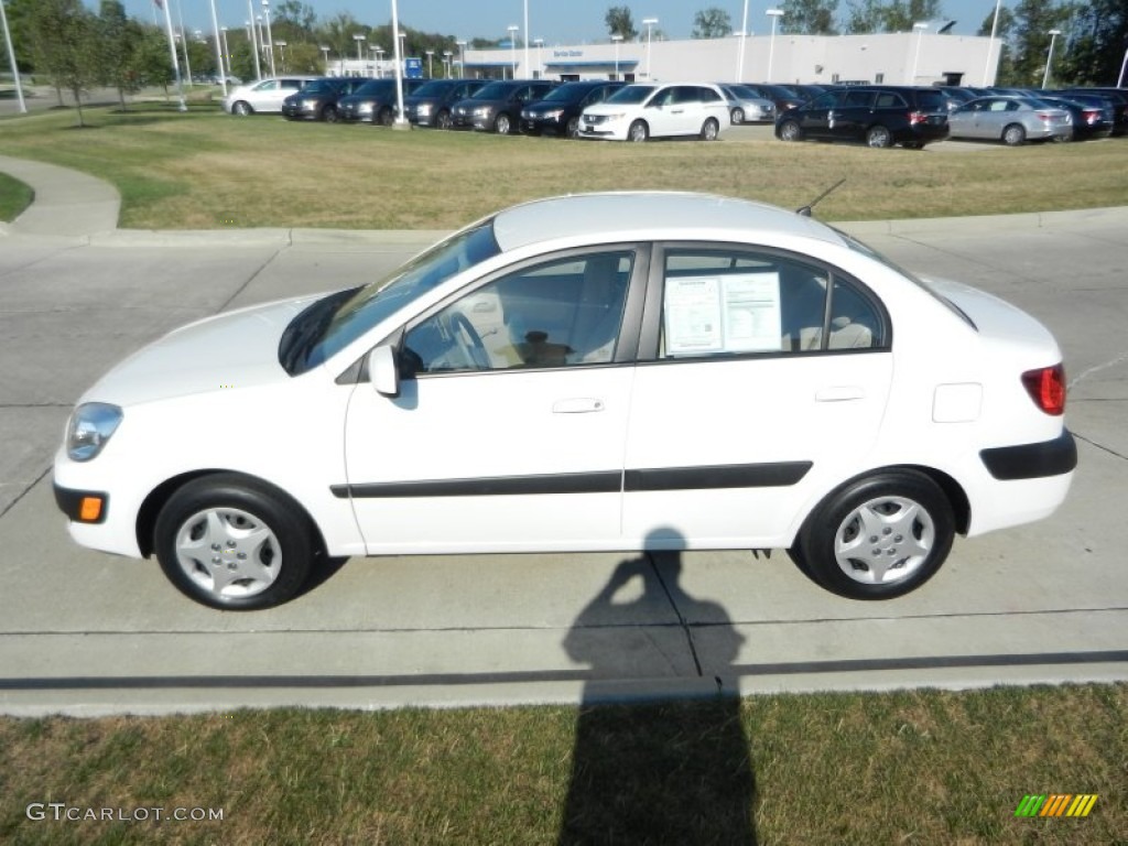 2006 Rio Sedan - White / Gray photo #6
