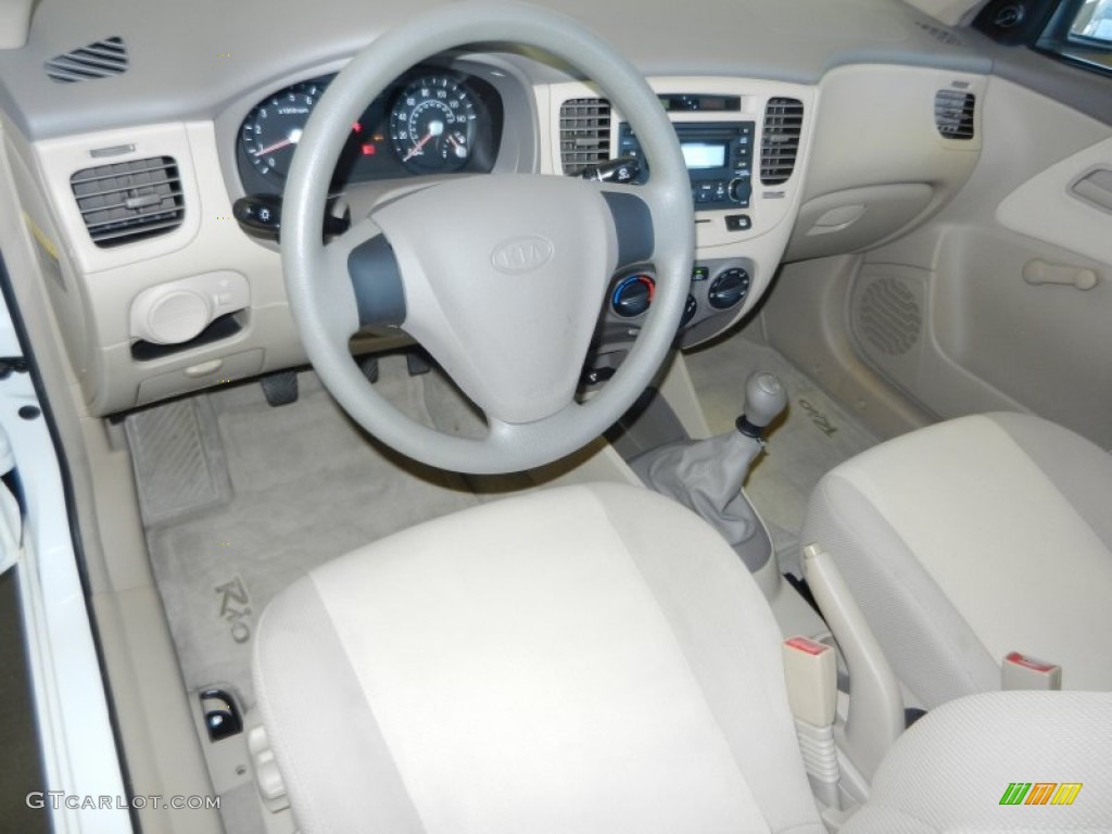 2006 Rio Sedan - White / Gray photo #13