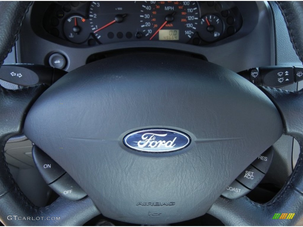 2005 Ford Focus ZX4 SES Sedan Dark Flint/Light Flint Steering Wheel Photo #68410082