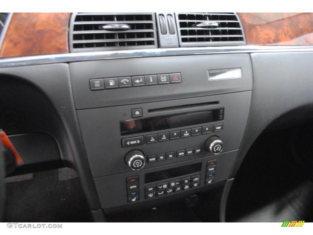 2008 Buick LaCrosse CXL Controls Photo #68411474