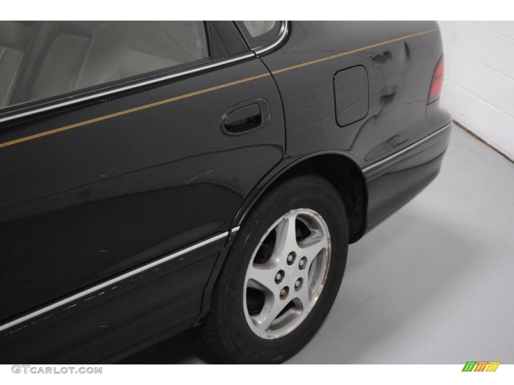 1998 Avalon XLS - Black / Gray photo #8