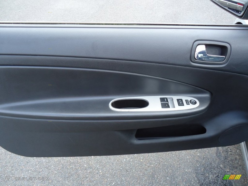 2006 Chevrolet Cobalt SS Supercharged Coupe Ebony Door Panel Photo #68412761