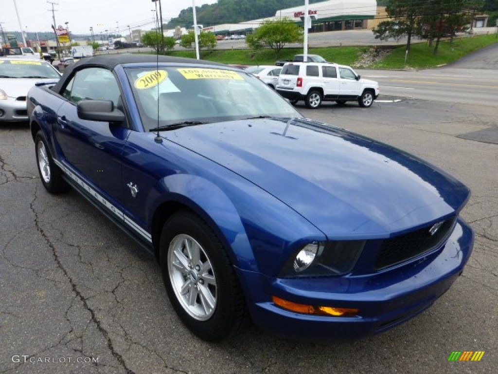 2009 Mustang V6 Convertible - Vista Blue Metallic / Light Graphite photo #7