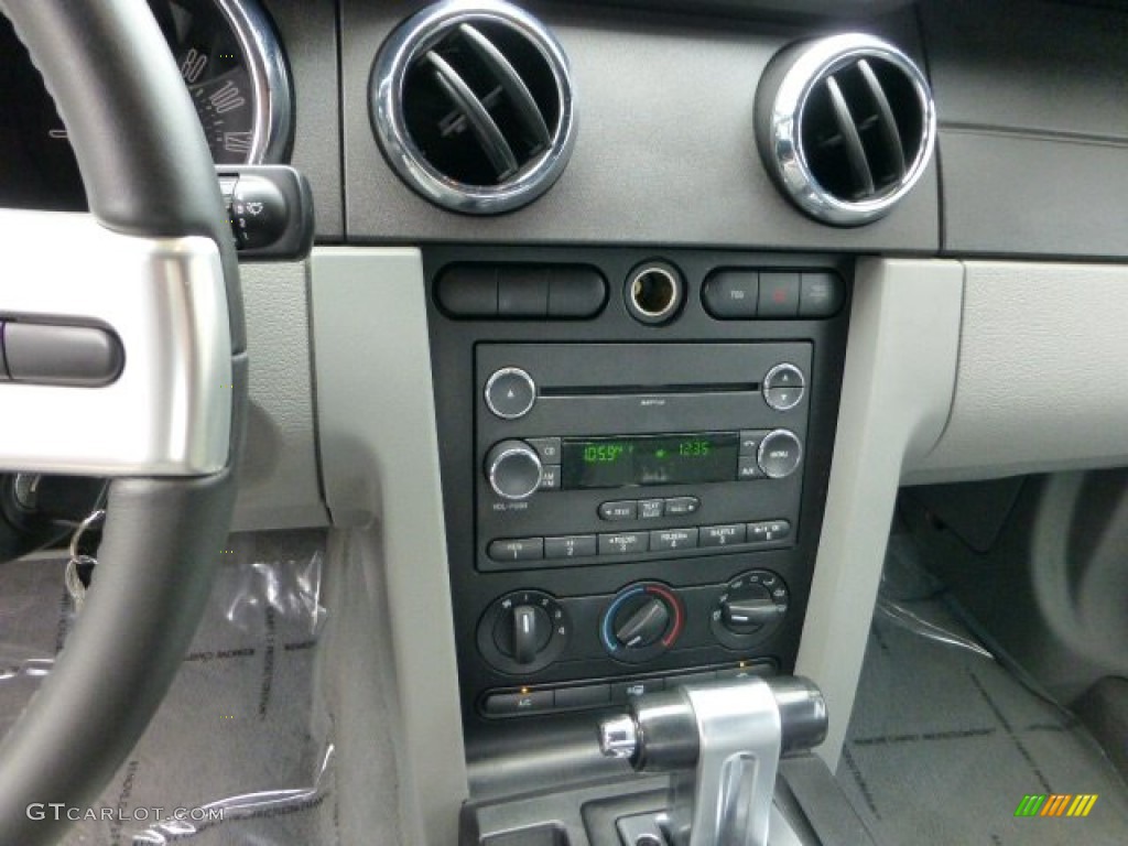 2009 Mustang V6 Convertible - Vista Blue Metallic / Light Graphite photo #23