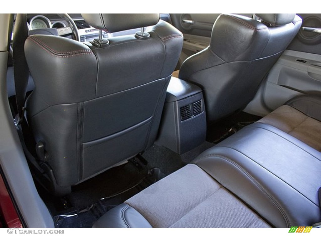 2006 Dodge Magnum SRT-8 Rear Seat Photo #68416322