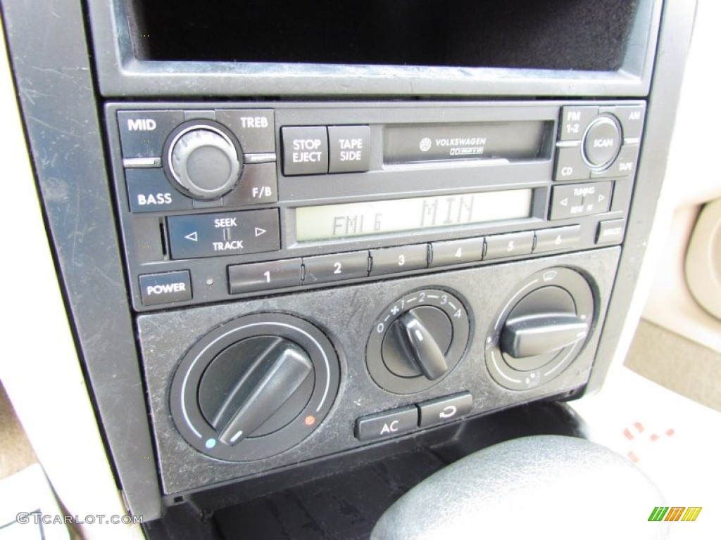 2002 Volkswagen Jetta GLS Wagon Controls Photos