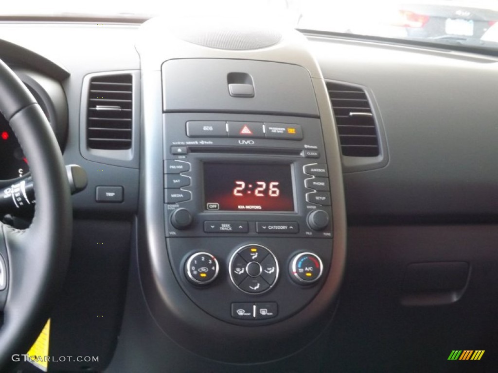 2013 Kia Soul + Controls Photo #68417000