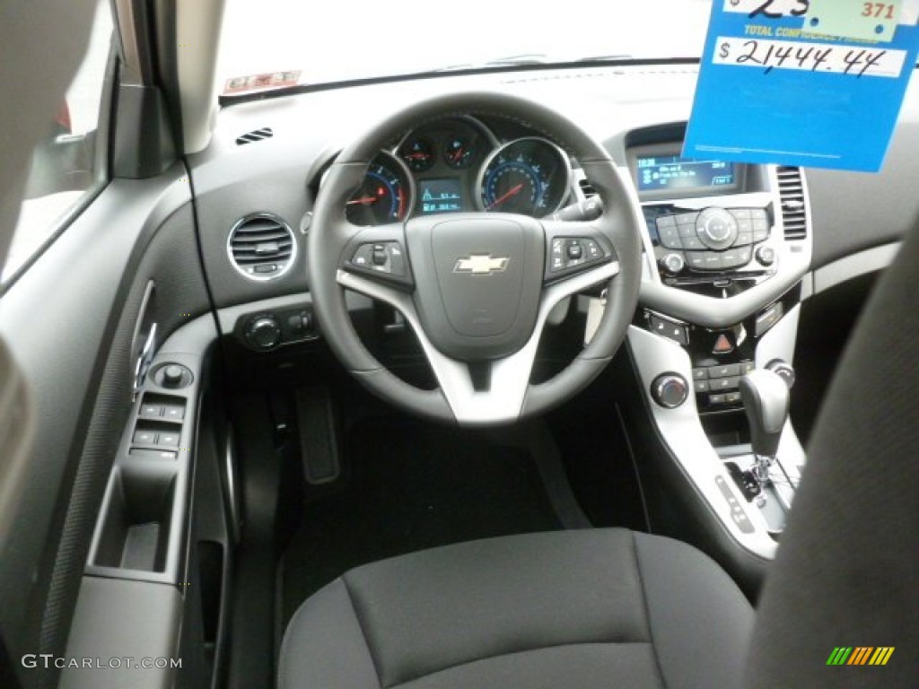 2012 Cruze LT - Crystal Red Metallic / Jet Black photo #15