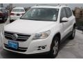 Candy White - Tiguan SE Photo No. 3
