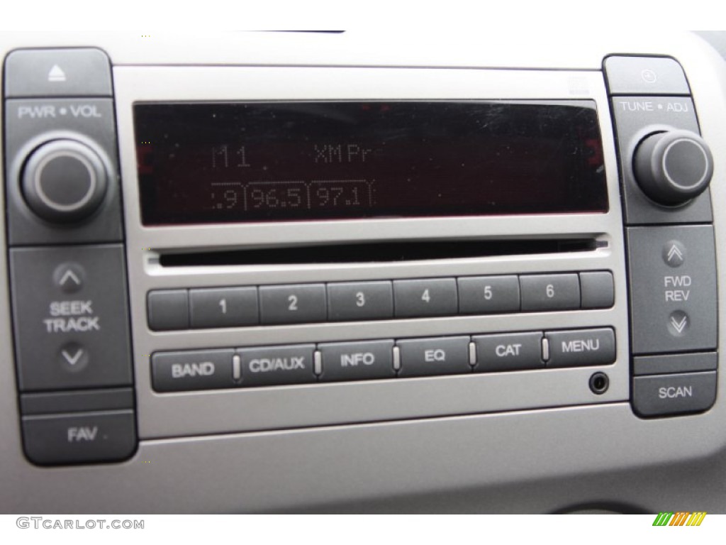 2009 Pontiac Vibe 2.4 Audio System Photos