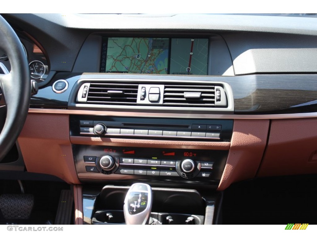2011 BMW 5 Series 550i Sedan Navigation Photo #68423693