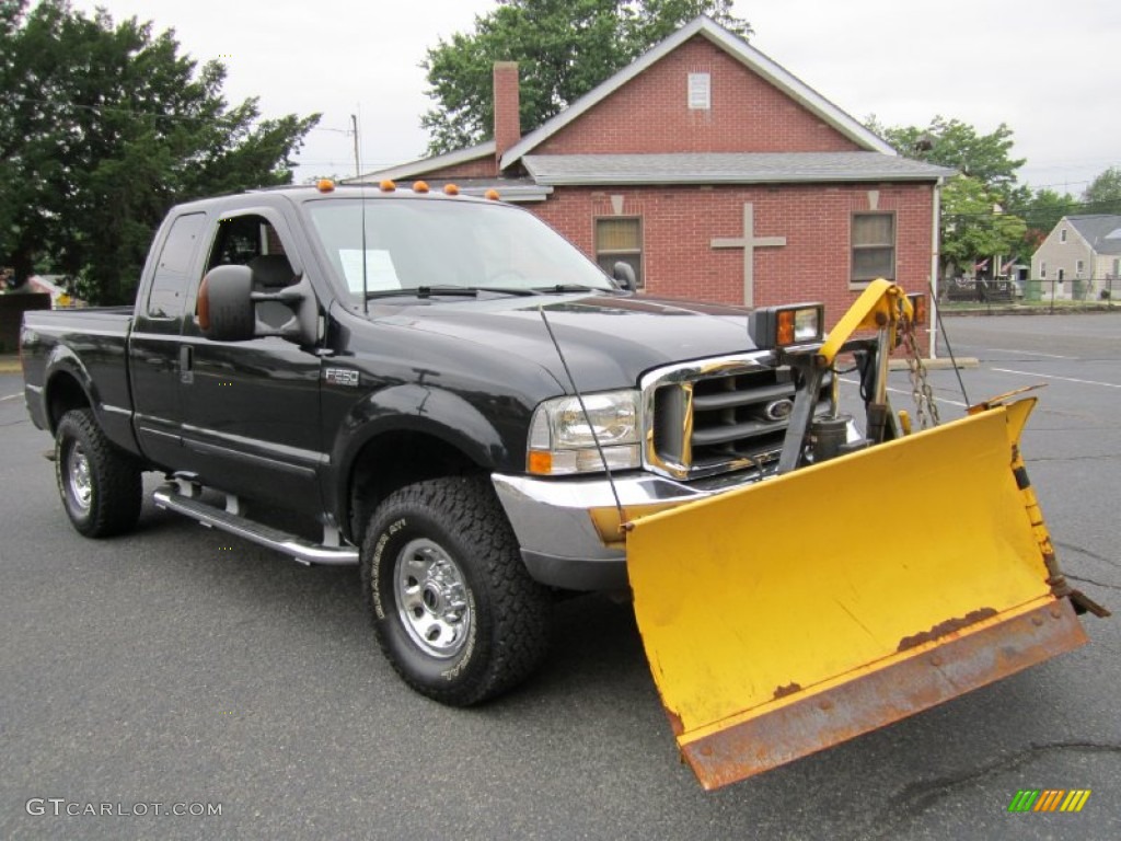 2003 F250 Super Duty XLT SuperCab 4x4 - Black / Medium Flint Grey photo #12