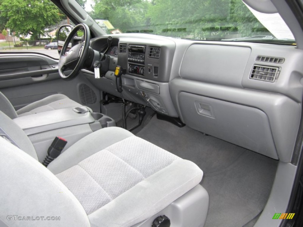 Medium Flint Grey Interior 2003 Ford F250 Super Duty XLT SuperCab 4x4 Photo #68427050