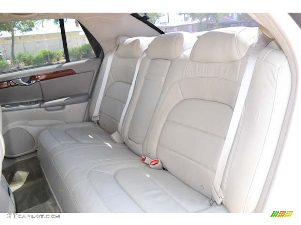 2004 Cadillac DeVille Sedan Rear Seat Photo #68428448