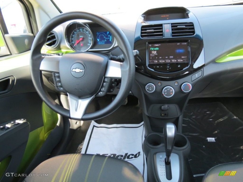 2013 Chevrolet Spark LT Green/Green Dashboard Photo #68428493