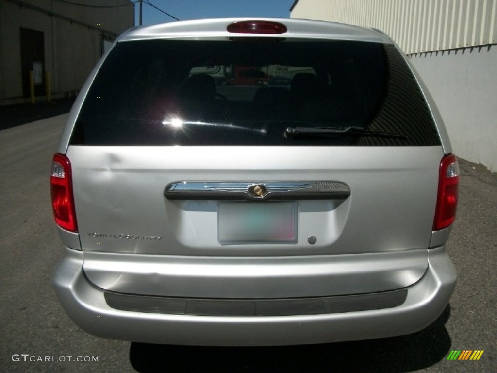 2007 Town & Country  - Bright Silver Metallic / Medium Slate Gray photo #3