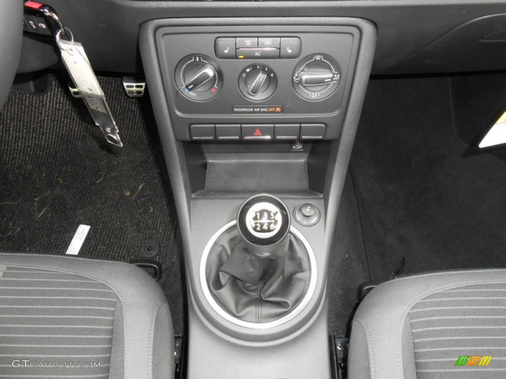 2012 Volkswagen Beetle Turbo 6 Speed Manual Transmission Photo #68432054