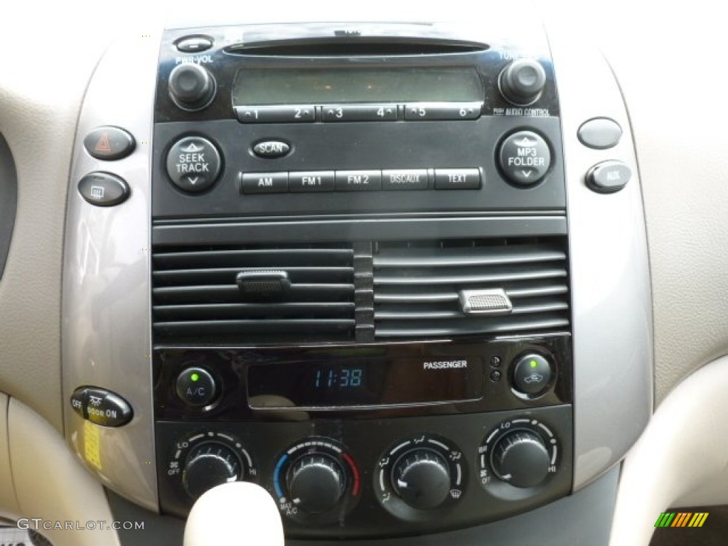2006 Toyota Sienna CE Controls Photos