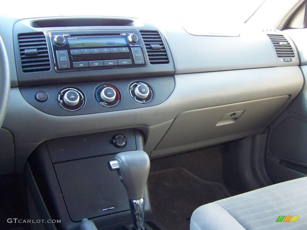 2005 Camry LE - Indigo Ink Pearl / Gray photo #15