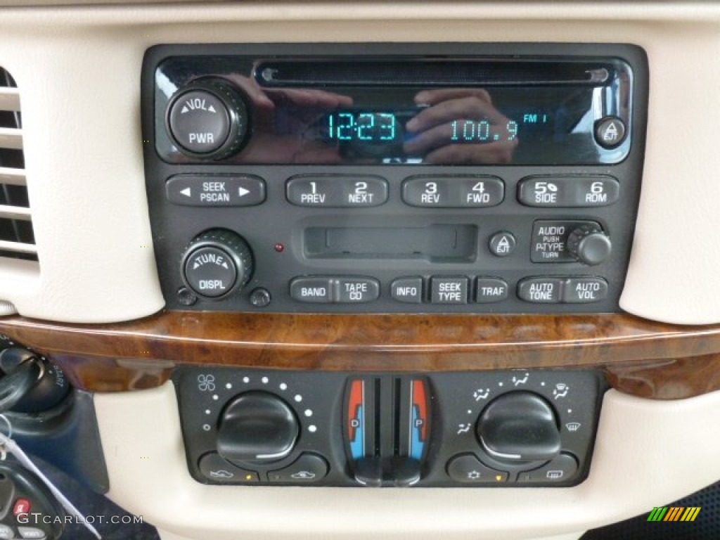 2004 Chevrolet Impala LS Audio System Photo #68435945