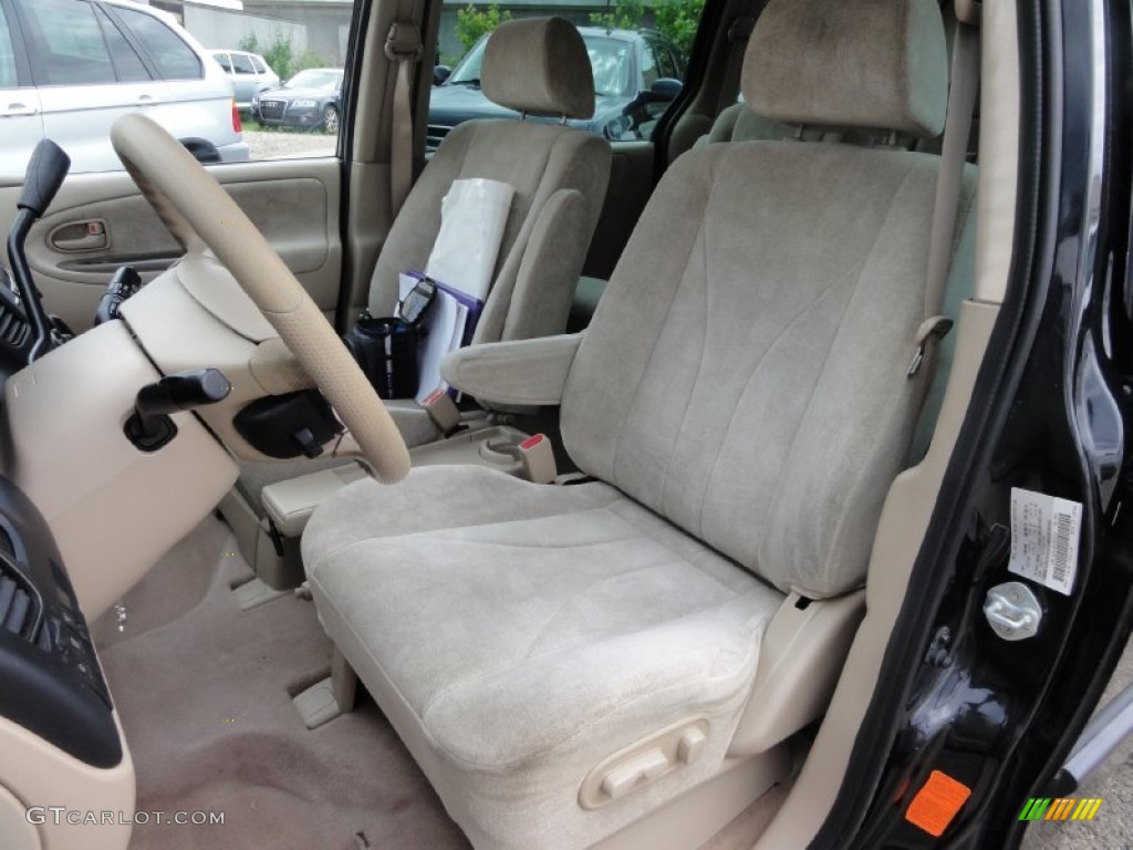 2002 MPV LX - Black Mica / Beige photo #18