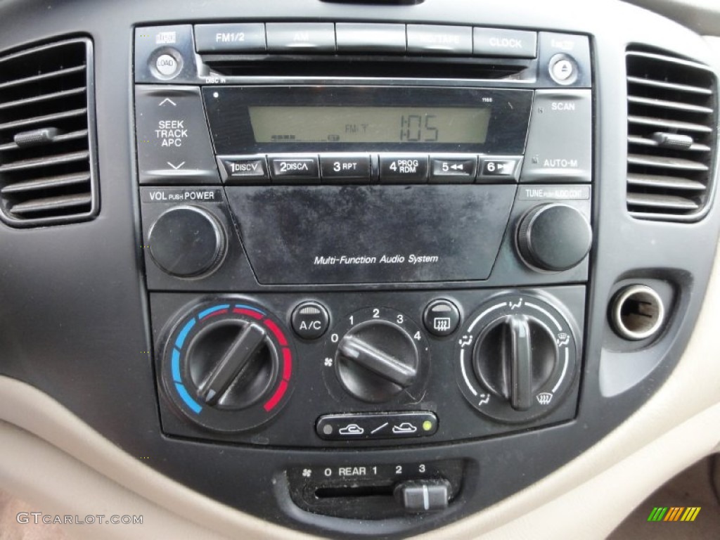 2002 MPV LX - Black Mica / Beige photo #38