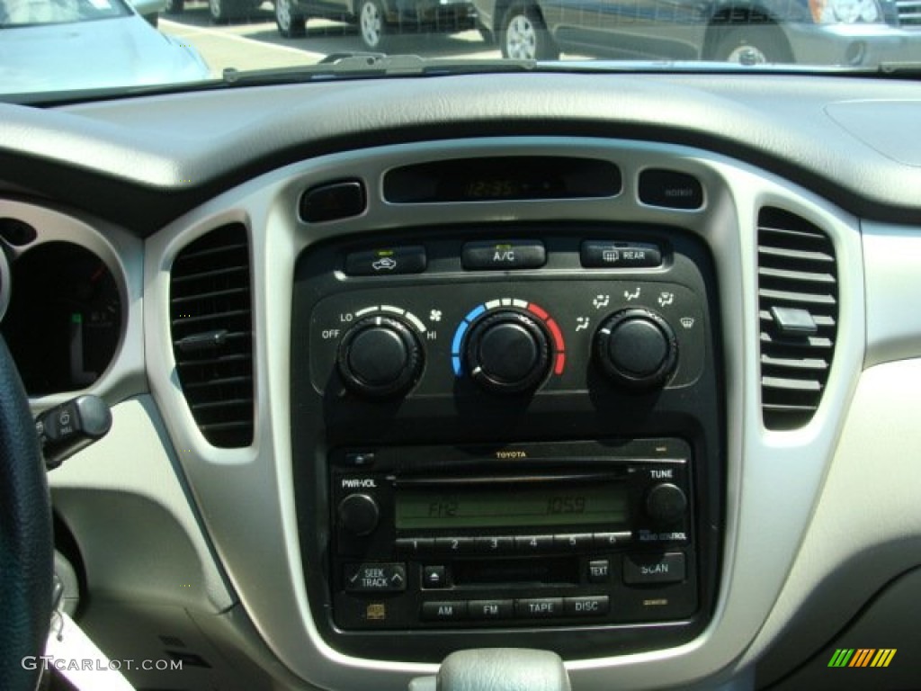 2004 Toyota Highlander V6 Controls Photo #68437263