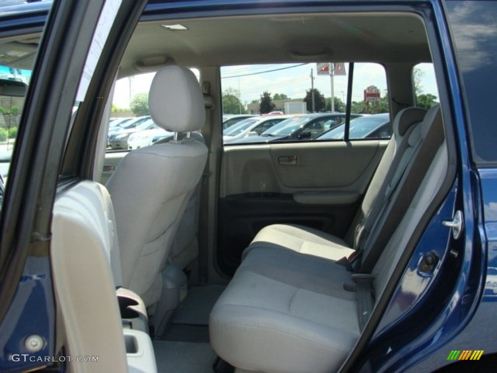 2004 Toyota Highlander V6 Rear Seat Photo #68437283