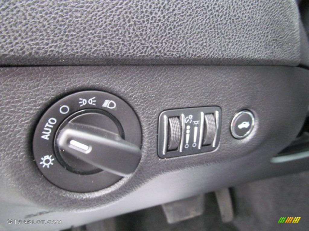2012 Dodge Charger SE Controls Photo #68437300