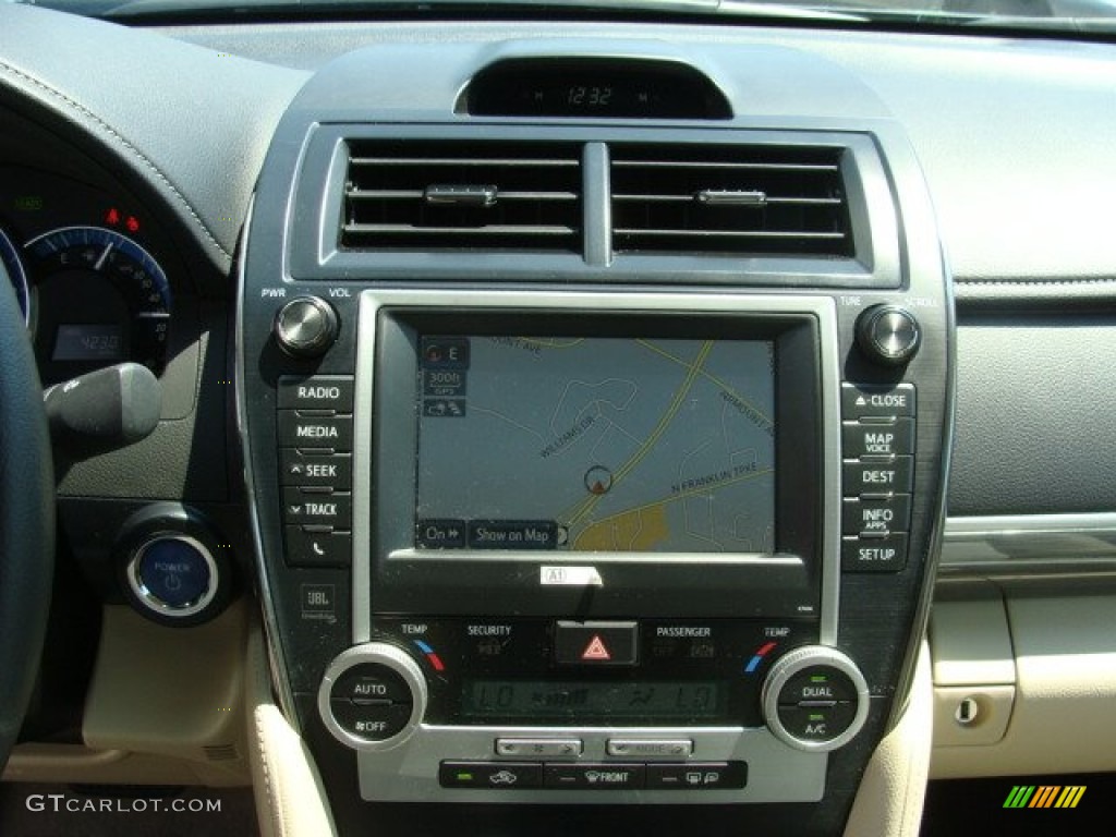 2012 Toyota Camry Hybrid XLE Navigation Photo #68437682
