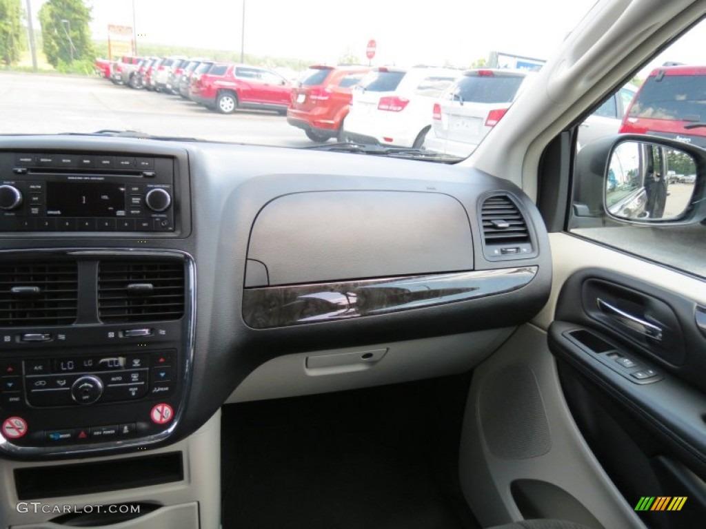 2012 Grand Caravan Crew - Dark Charcoal Pearl / Black/Light Graystone photo #19