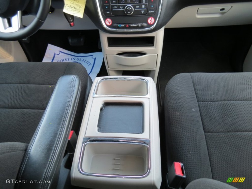 2012 Grand Caravan Crew - Dark Charcoal Pearl / Black/Light Graystone photo #21