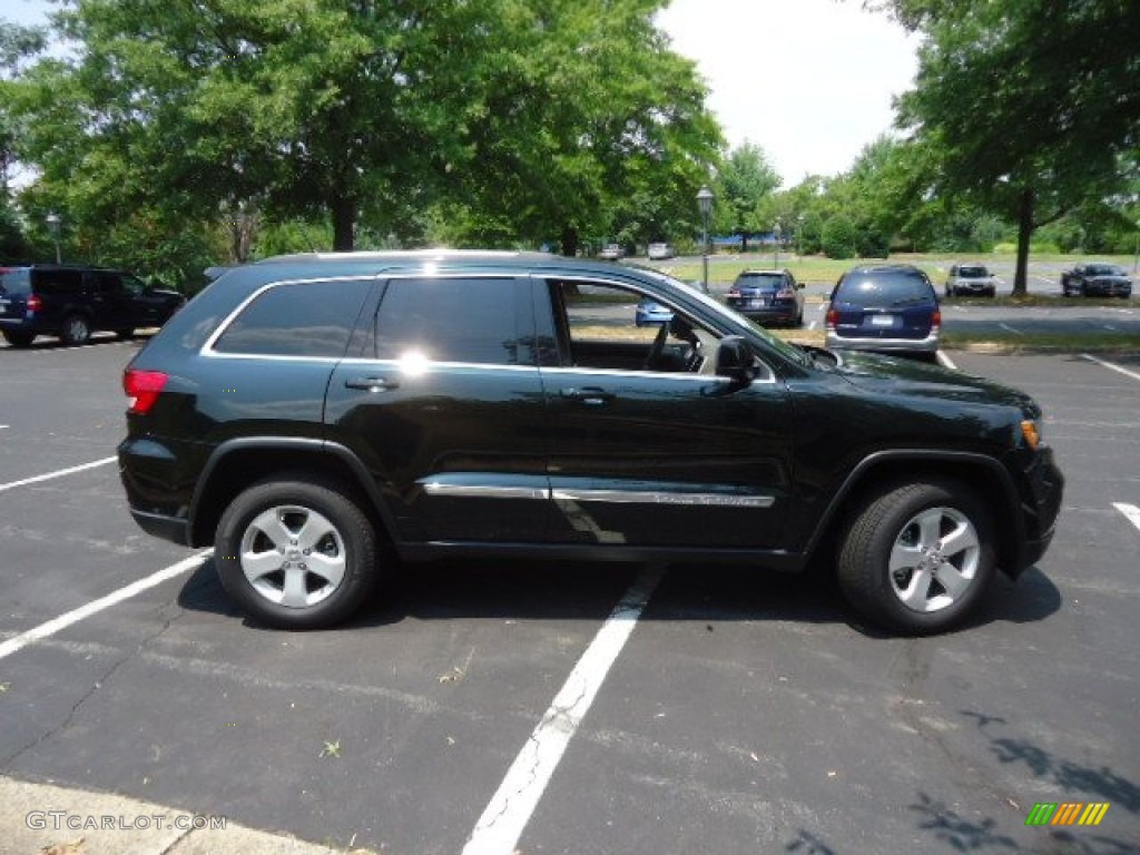 2013 Grand Cherokee Laredo X Package 4x4 - Brilliant Black Crystal Pearl / Dark Graystone/Medium Graystone photo #8